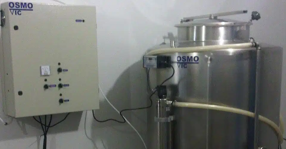 Tanque de acero inoxidable OSMOVIC generador de ozono para agua de uso industrial