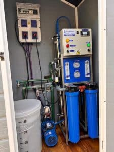 Osmosis Inversa instalada en una vivienda brindando agua purificada a toda la casa.