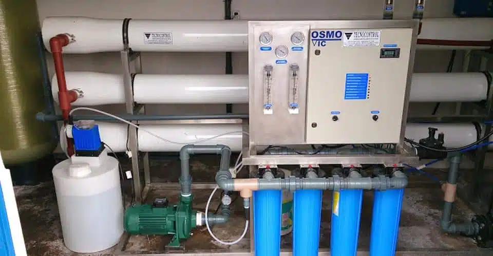 Equipo de Ósmosis Inversa de 12.000 litros/hora instalada en Tucumán e Inaugurada por el Gobernador de la provincia.